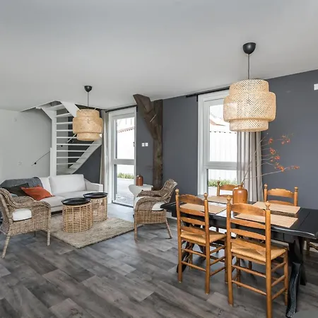 De Meulestee לינה וארוחת בוקר אאודורפ