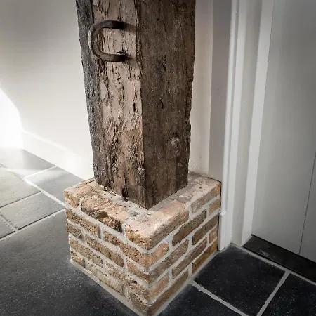 לינה וארוחת בוקר De Meulestee 3*