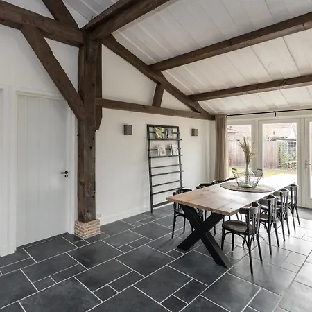 לינה וארוחת בוקר De Meulestee